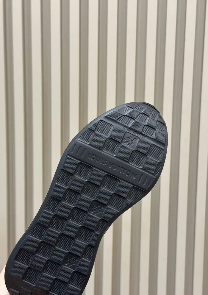 hype Louis Vuitton Sneakers