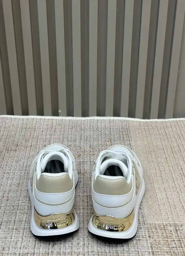 hype Louis Vuitton Sneakers