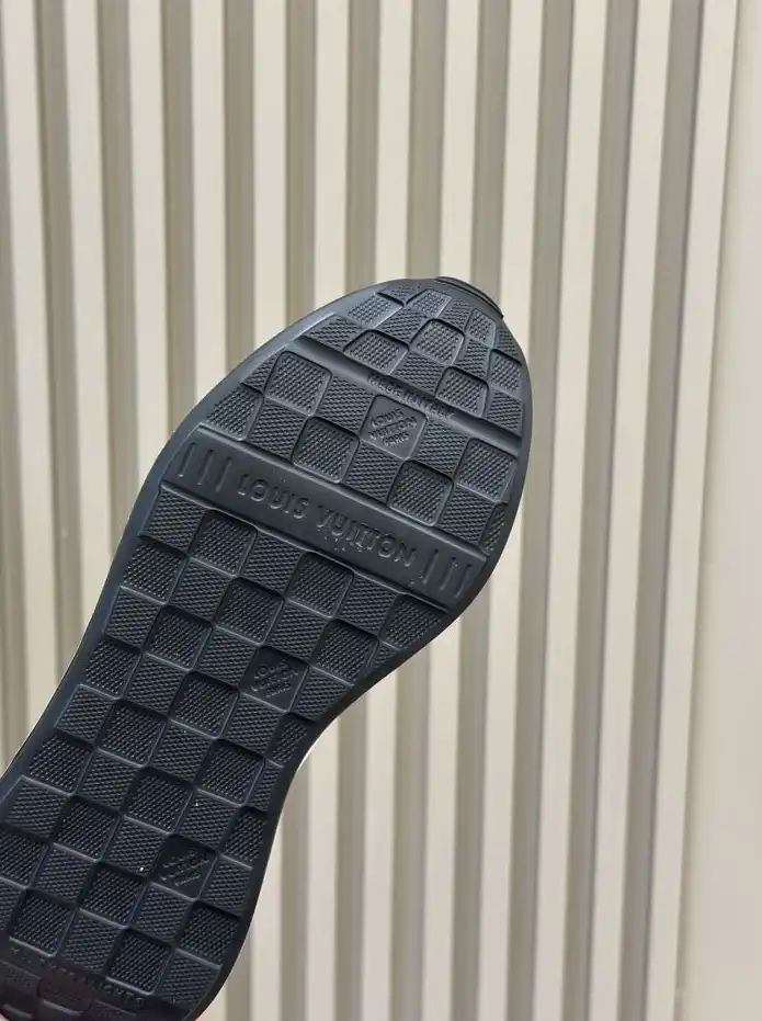 hype Louis Vuitton Sneakers