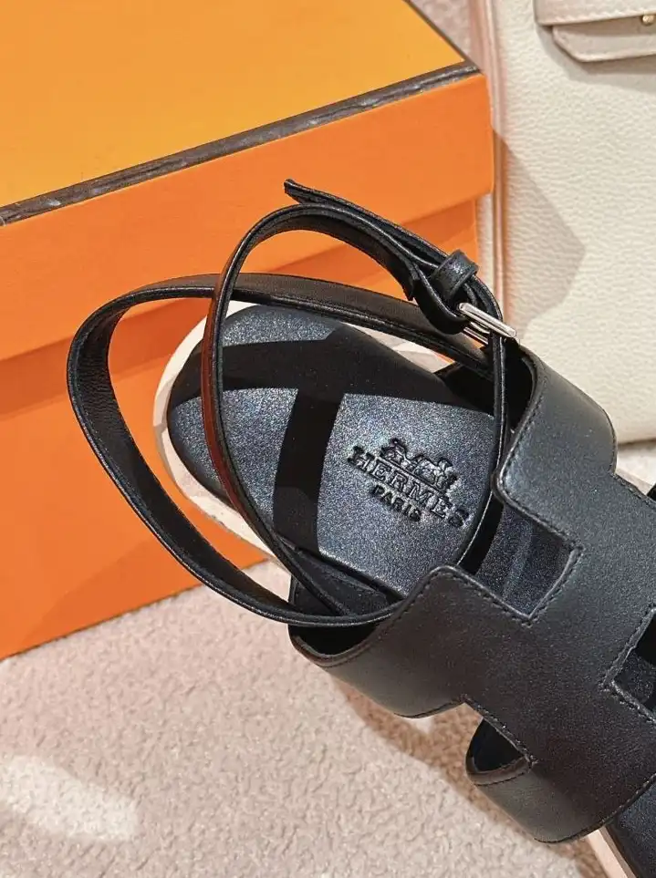 hype Hermes Sandals