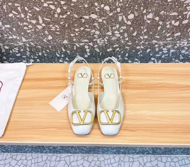 hype Valentino flat shoes