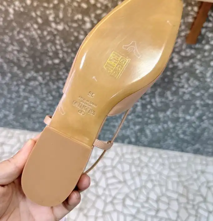 hype Valentino flat shoes