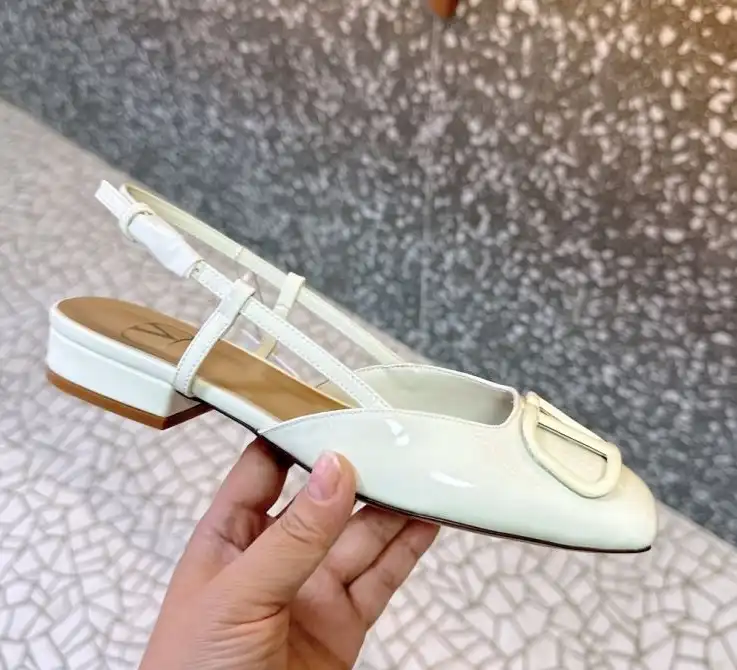 hype Valentino flat shoes