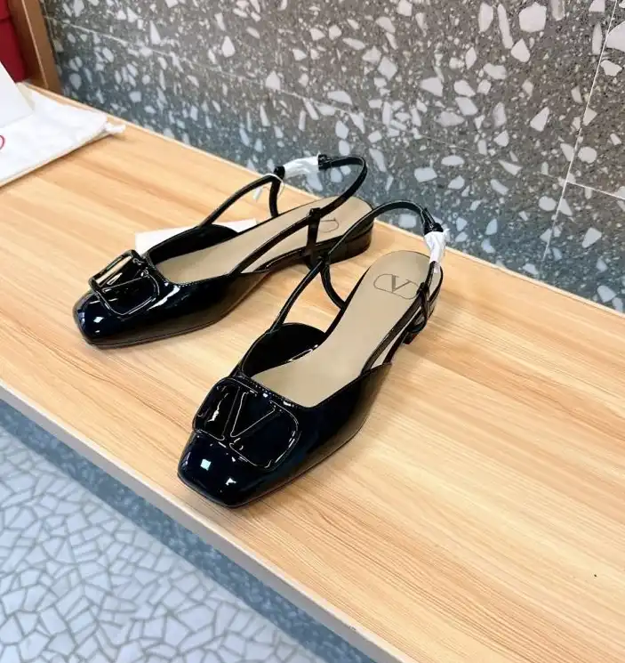 hype Valentino flat shoes