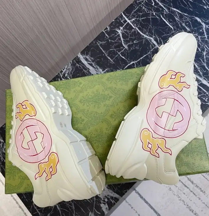 hype Gucci Sneakers