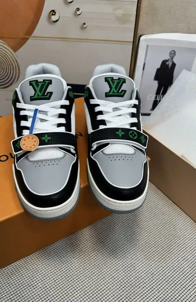 hype Louis Vuitton Sneakers