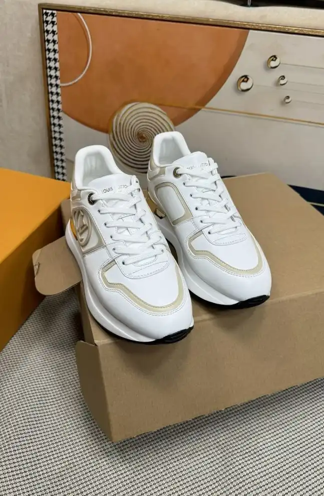 hype Louis Vuitton Sneakers