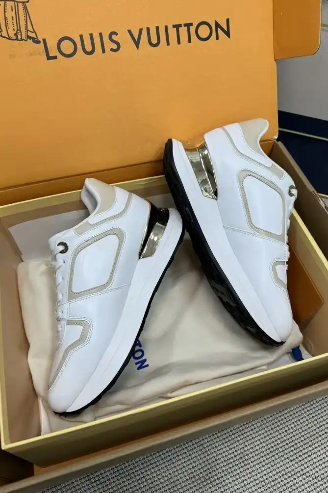 hype Louis Vuitton Sneakers