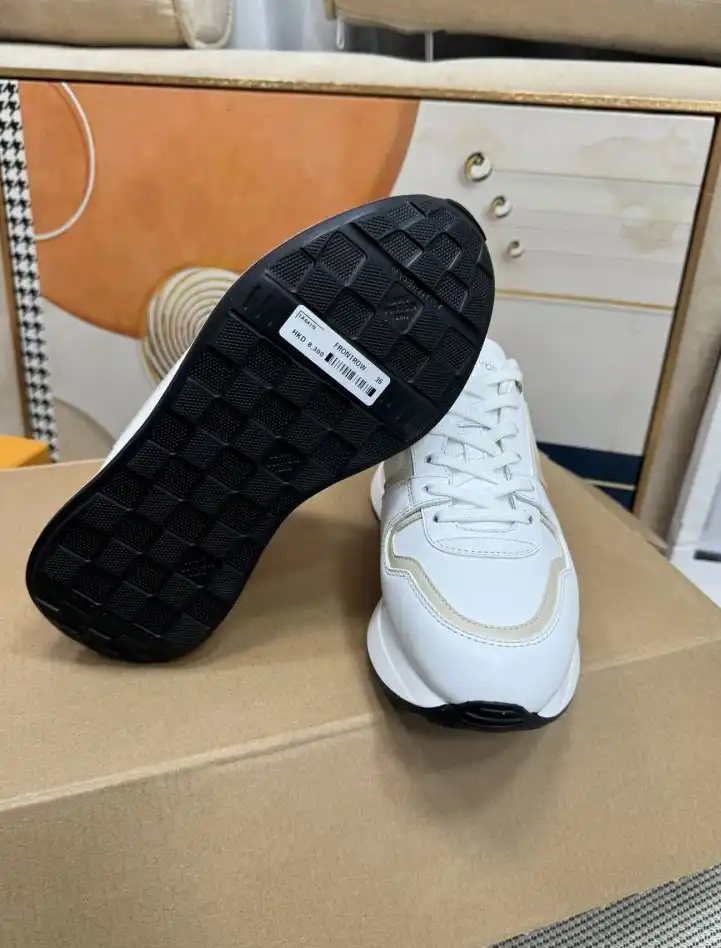 hype Louis Vuitton Sneakers