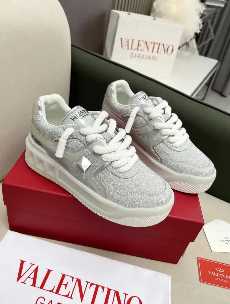 hype Valentino Sneakers