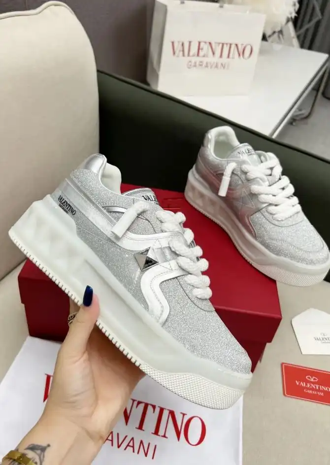 hype Valentino Sneakers