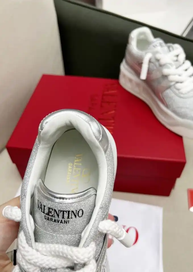 hype Valentino Sneakers