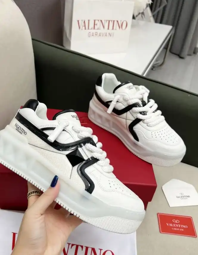 hype Valentino Sneakers