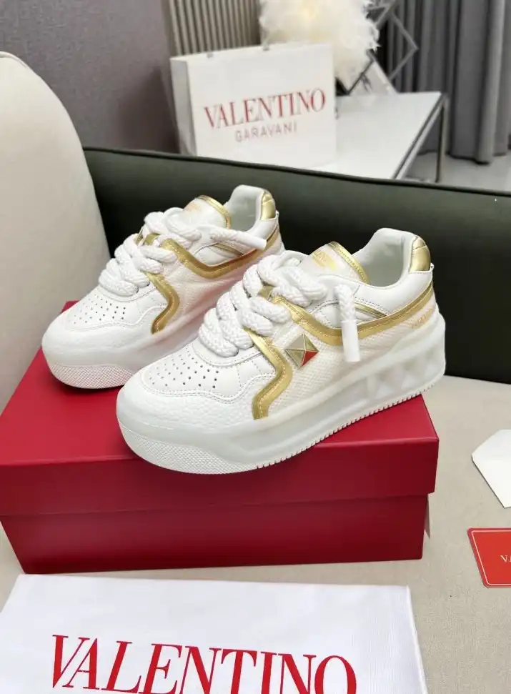 hype Valentino Sneakers