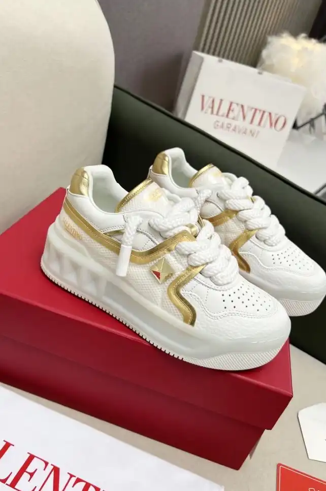 hype Valentino Sneakers