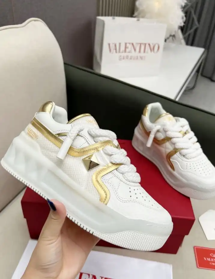 hype Valentino Sneakers