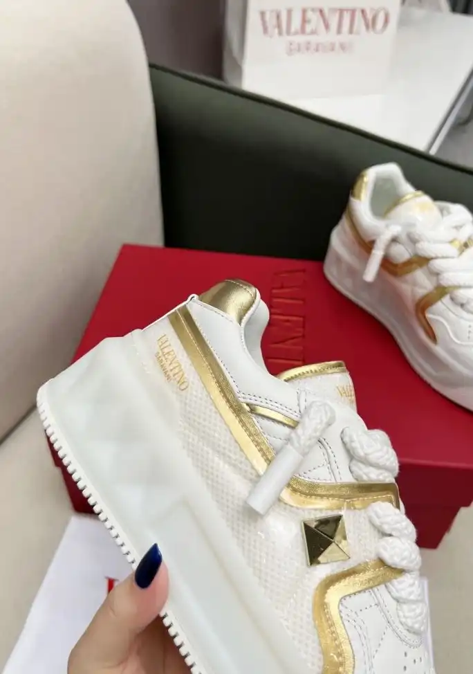 hype Valentino Sneakers