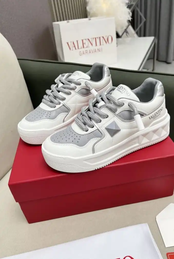 hype Valentino Sneakers