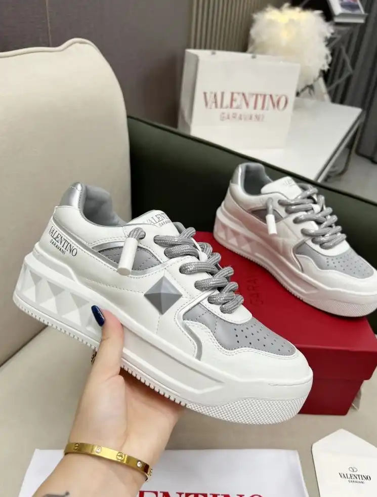 hype Valentino Sneakers