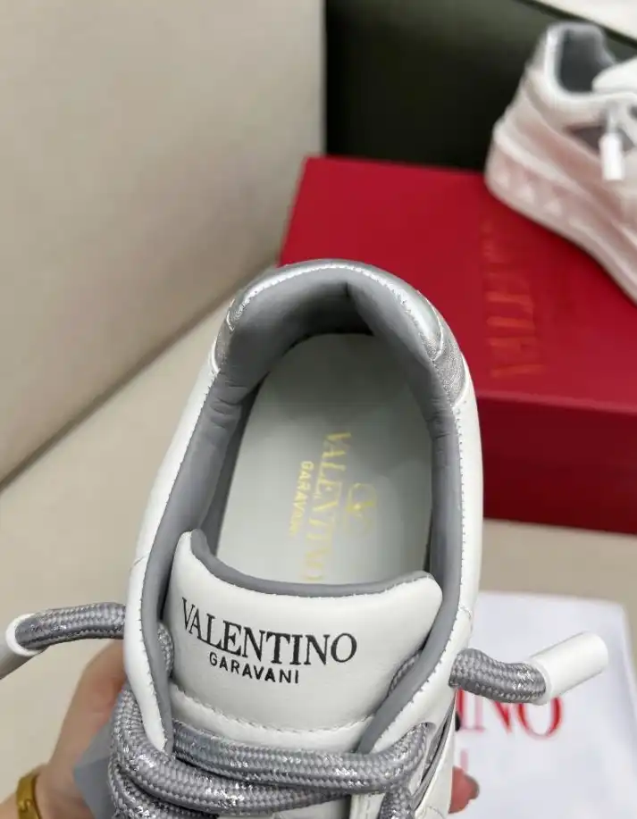 hype Valentino Sneakers