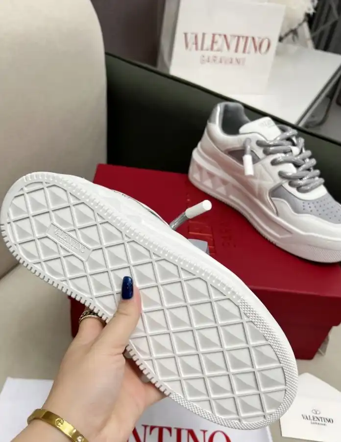 hype Valentino Sneakers