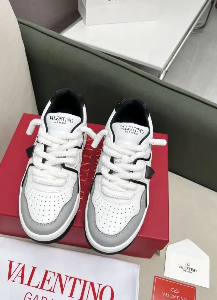 hype Valentino Sneakers