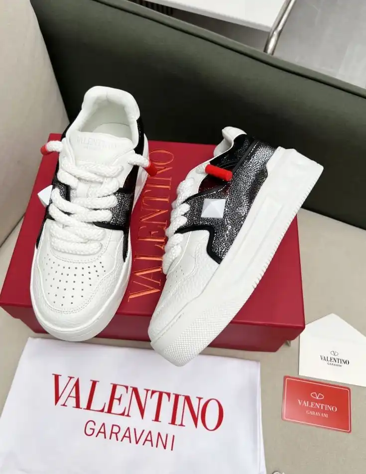 hype Valentino Sneakers