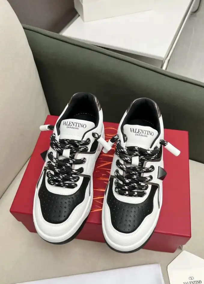 hype Valentino Sneakers