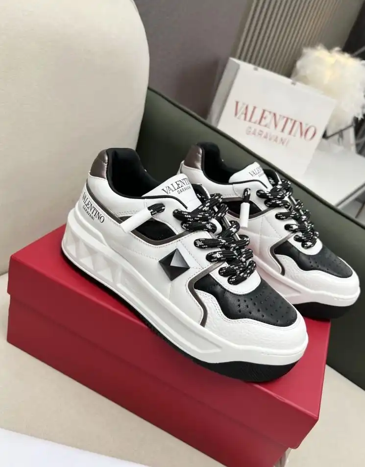 hype Valentino Sneakers