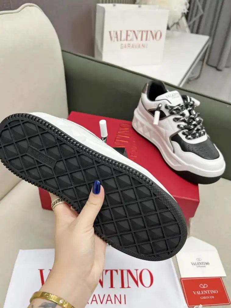 hype Valentino Sneakers