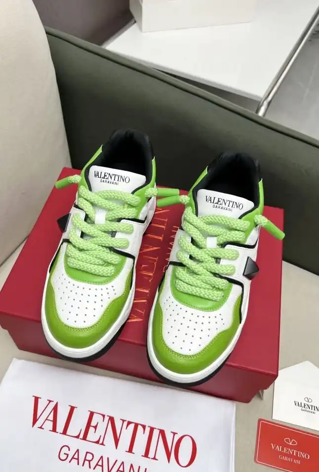 hype Valentino Sneakers