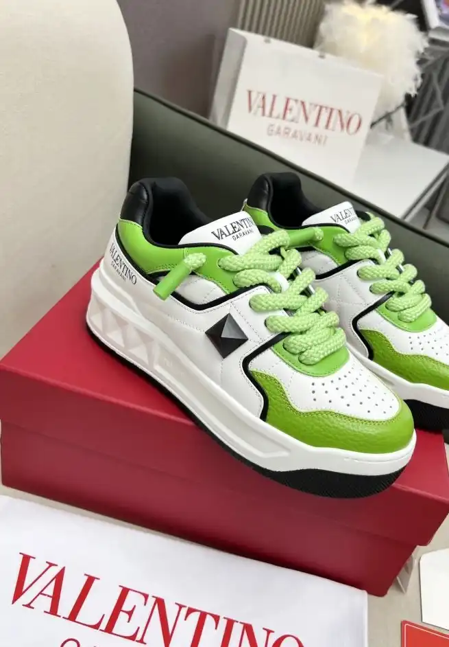 hype Valentino Sneakers