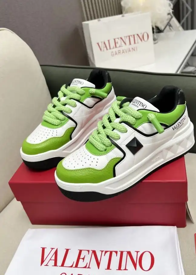 hype Valentino Sneakers