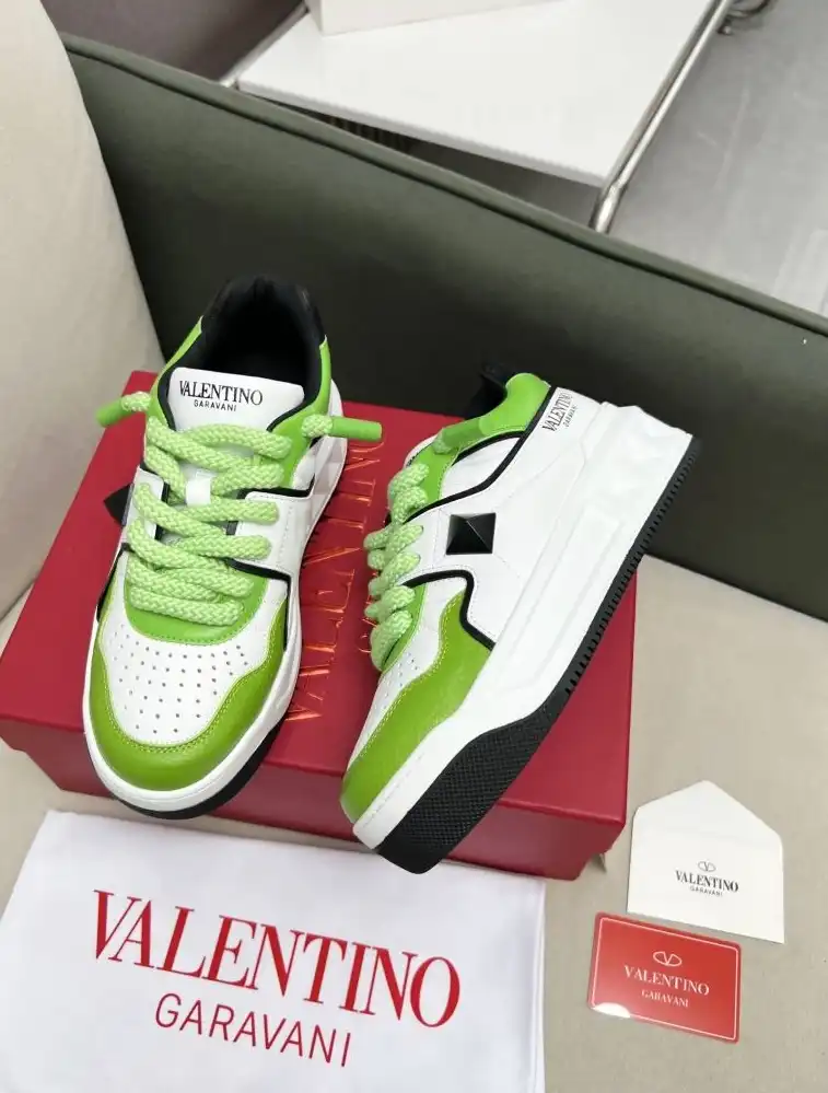 hype Valentino Sneakers