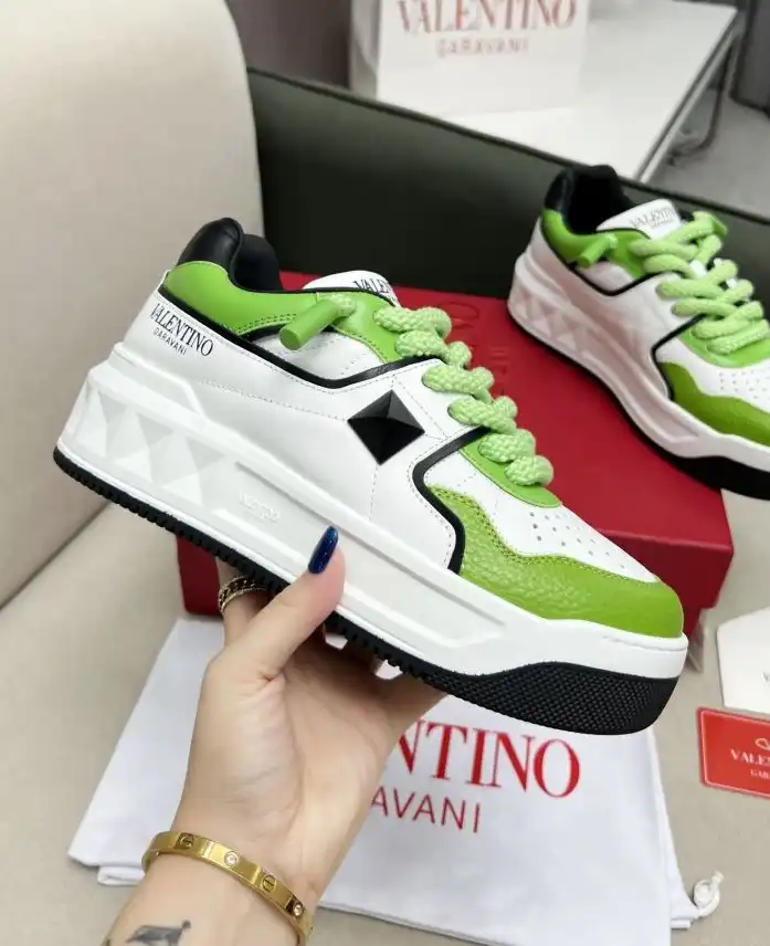 hype Valentino Sneakers