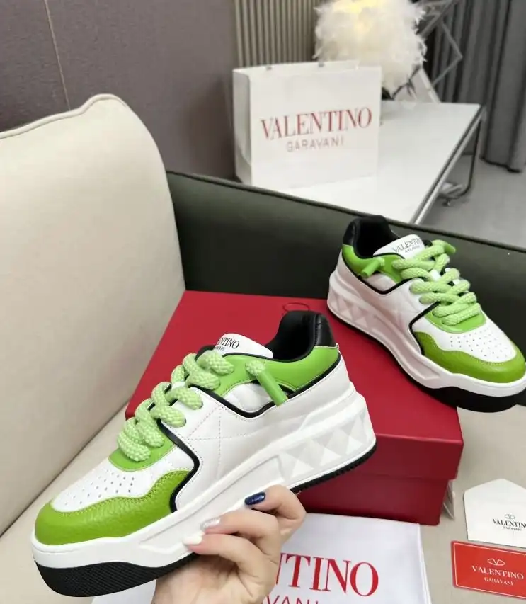 hype Valentino Sneakers