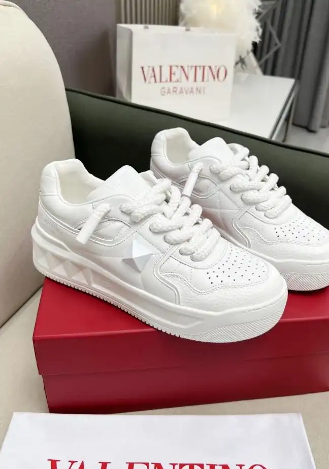 hype Valentino Sneakers