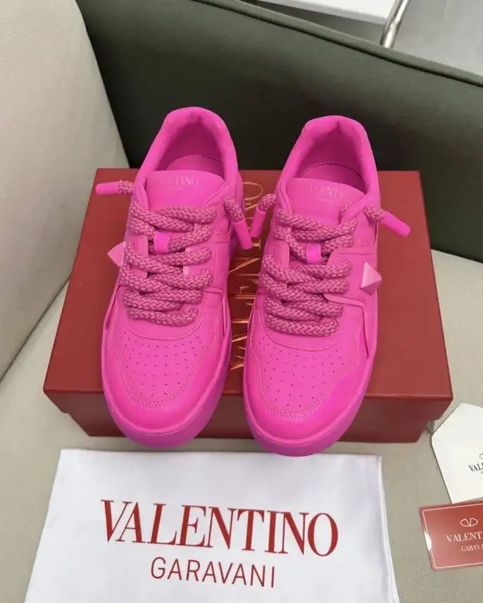 hype Valentino Sneakers