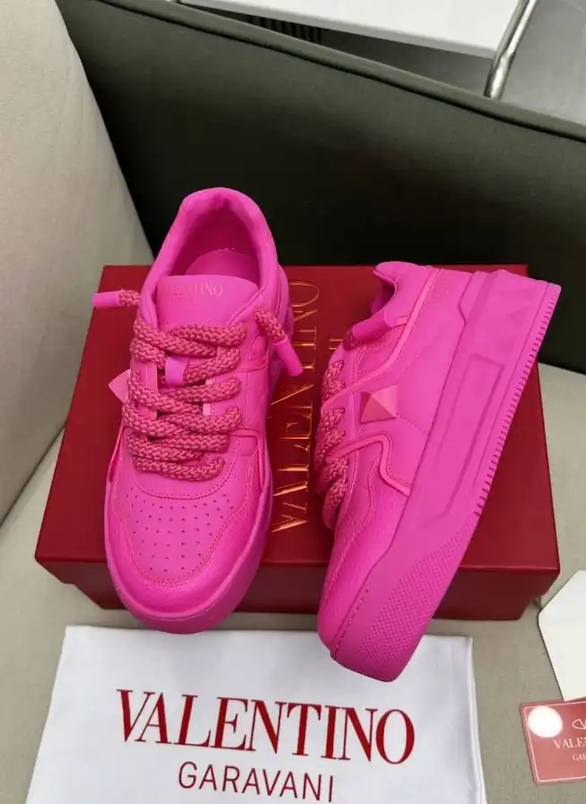 hype Valentino Sneakers