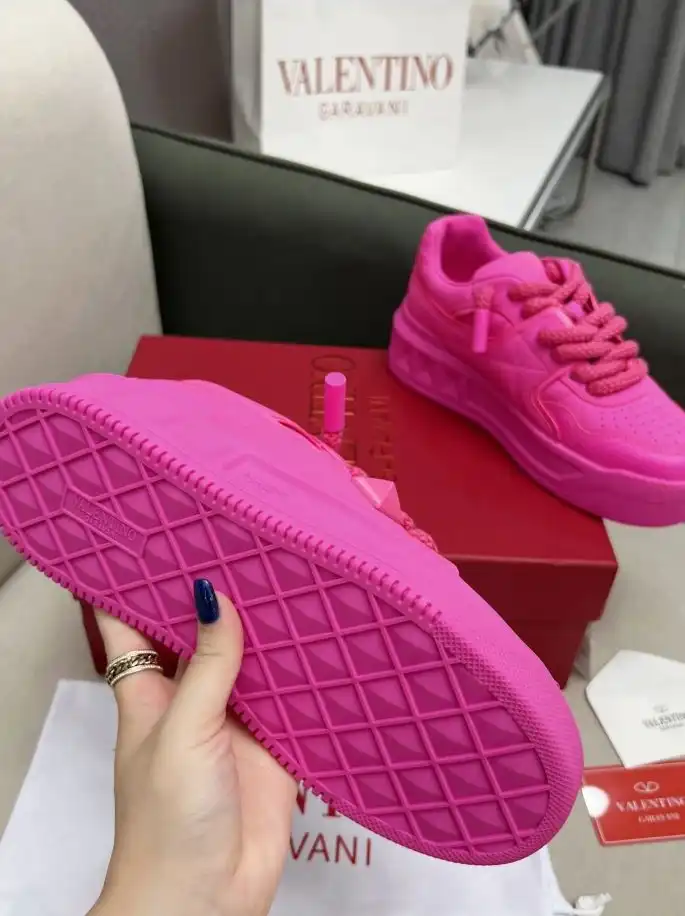 hype Valentino Sneakers