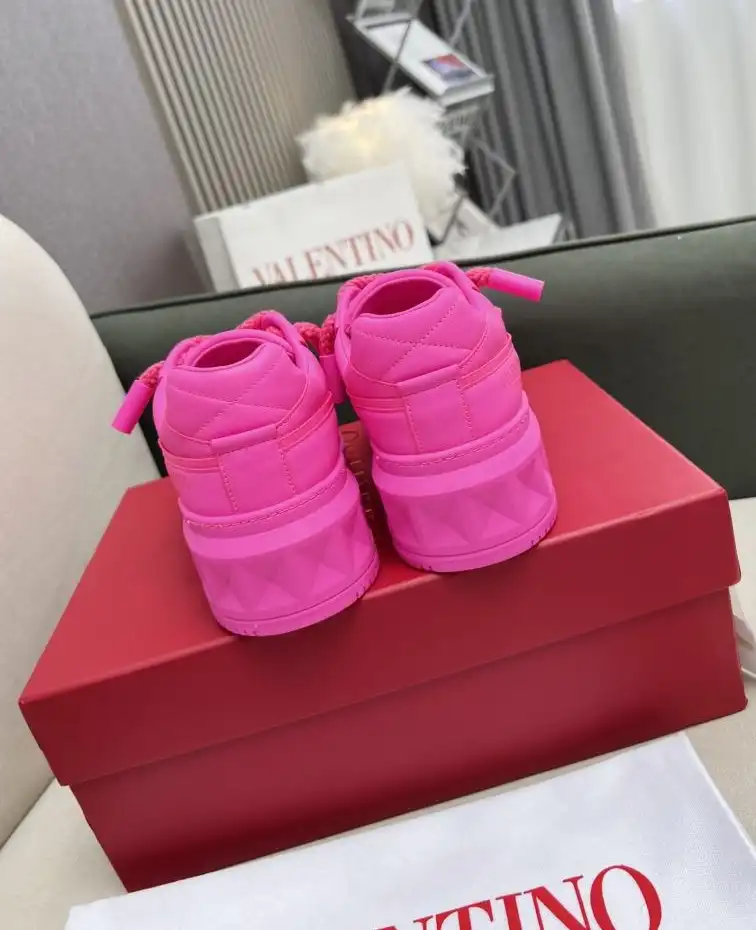 hype Valentino Sneakers