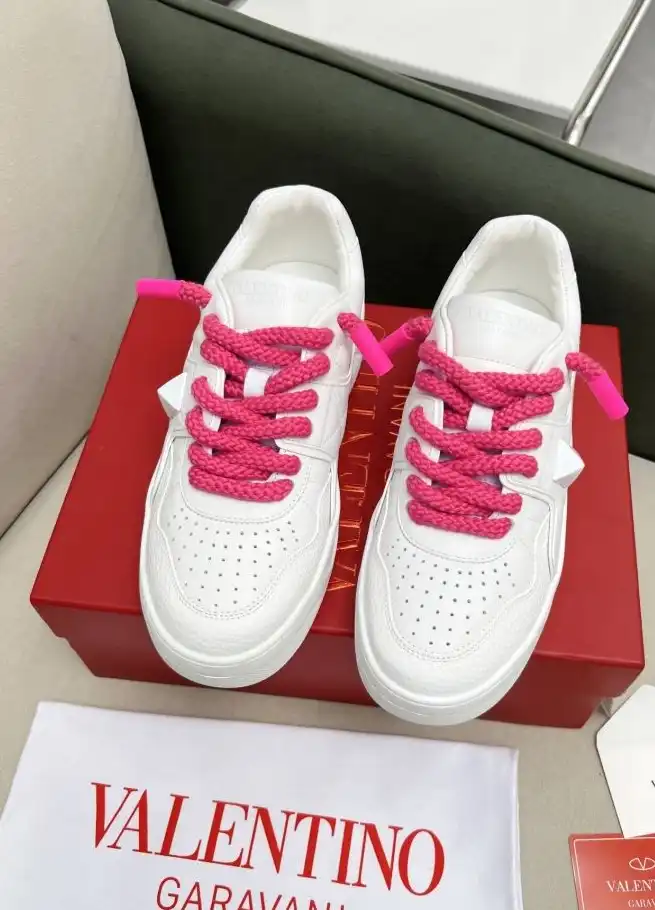 hype Valentino Sneakers