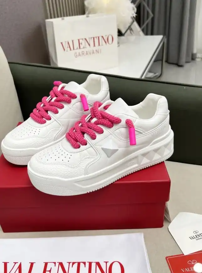 hype Valentino Sneakers