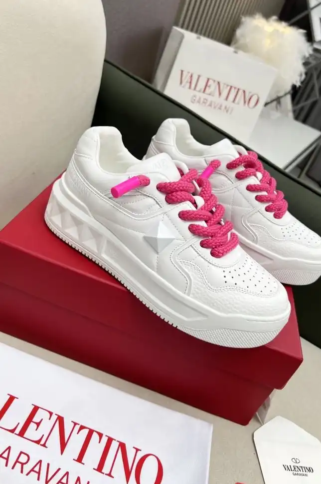 hype Valentino Sneakers