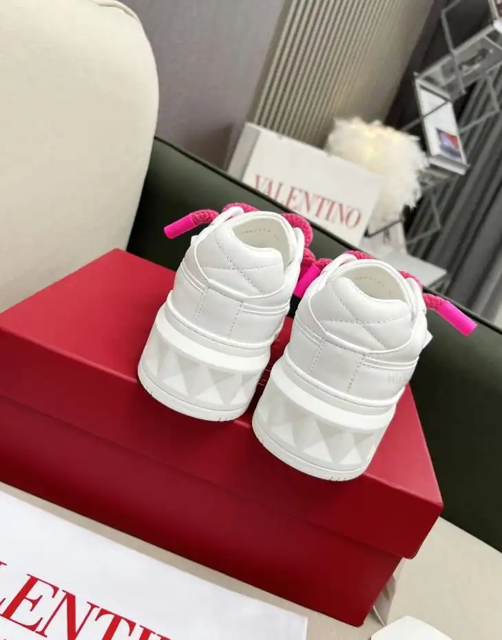 hype Valentino Sneakers