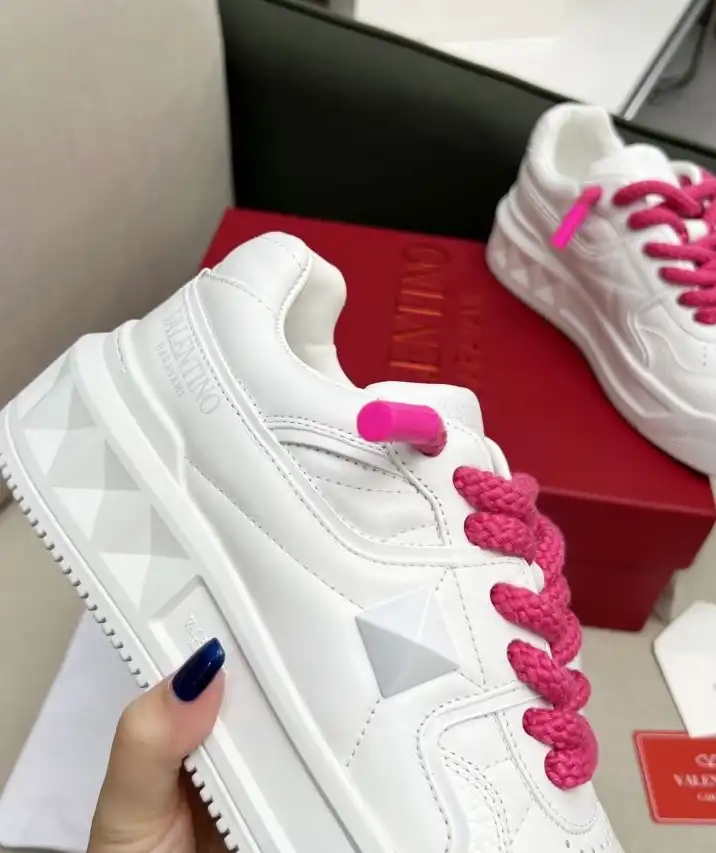 hype Valentino Sneakers