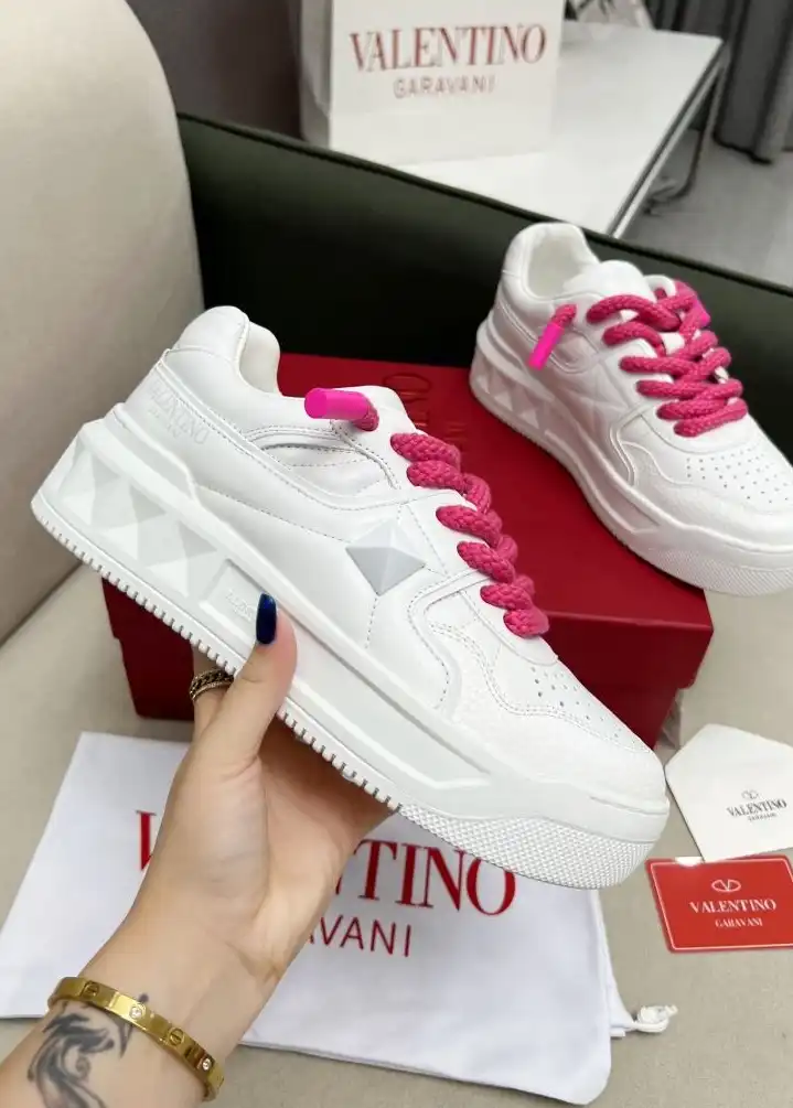 hype Valentino Sneakers