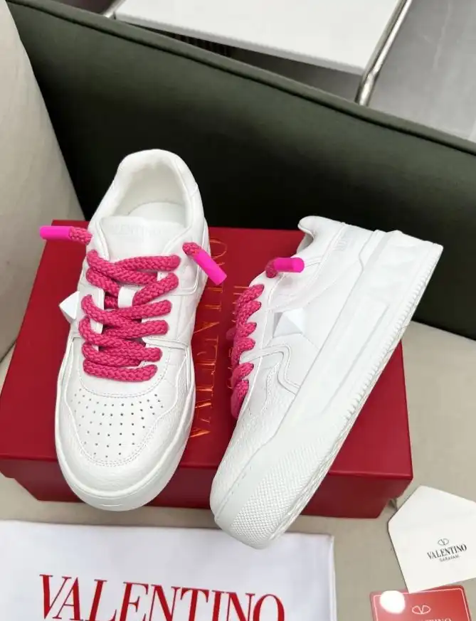 hype Valentino Sneakers