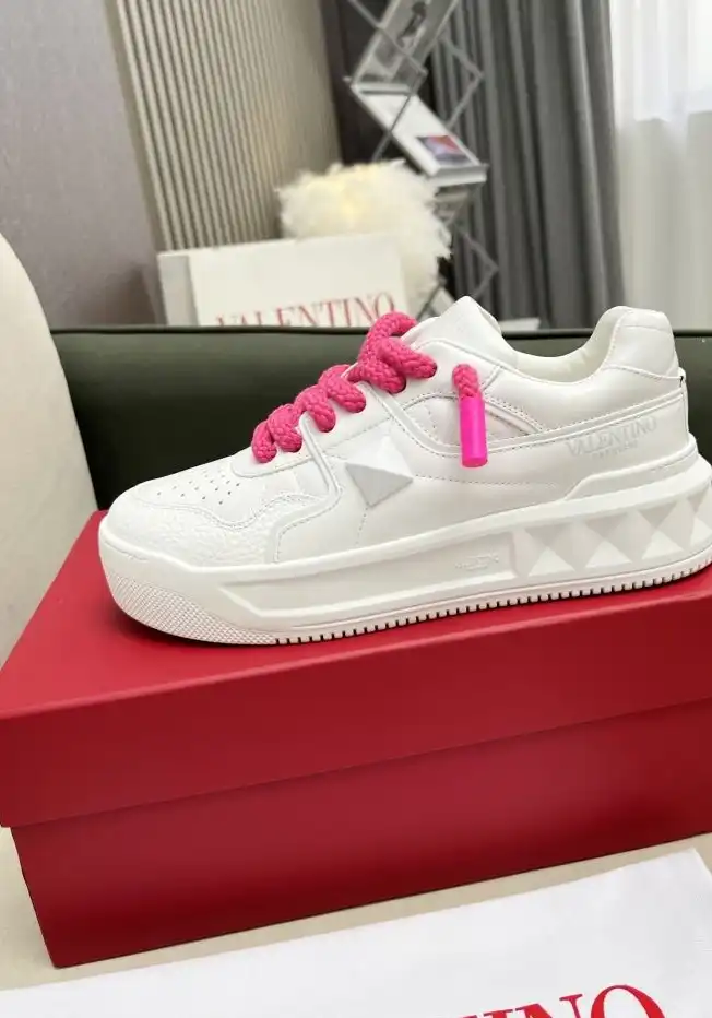 hype Valentino Sneakers