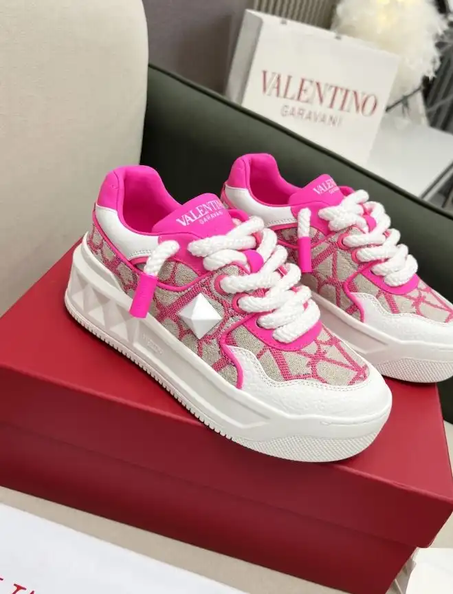 hype Valentino Sneakers